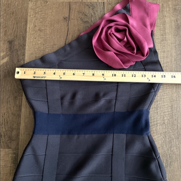 Herve Leger Bodycon Rose one shoulder Bandage dress Fitted size medium - Picture 3 of 11